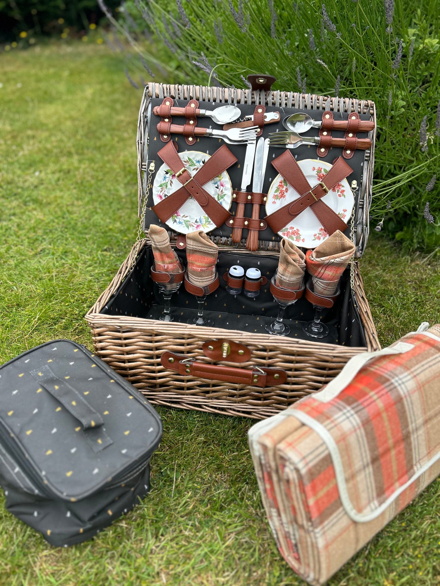 elegant picnic set with tweed rug